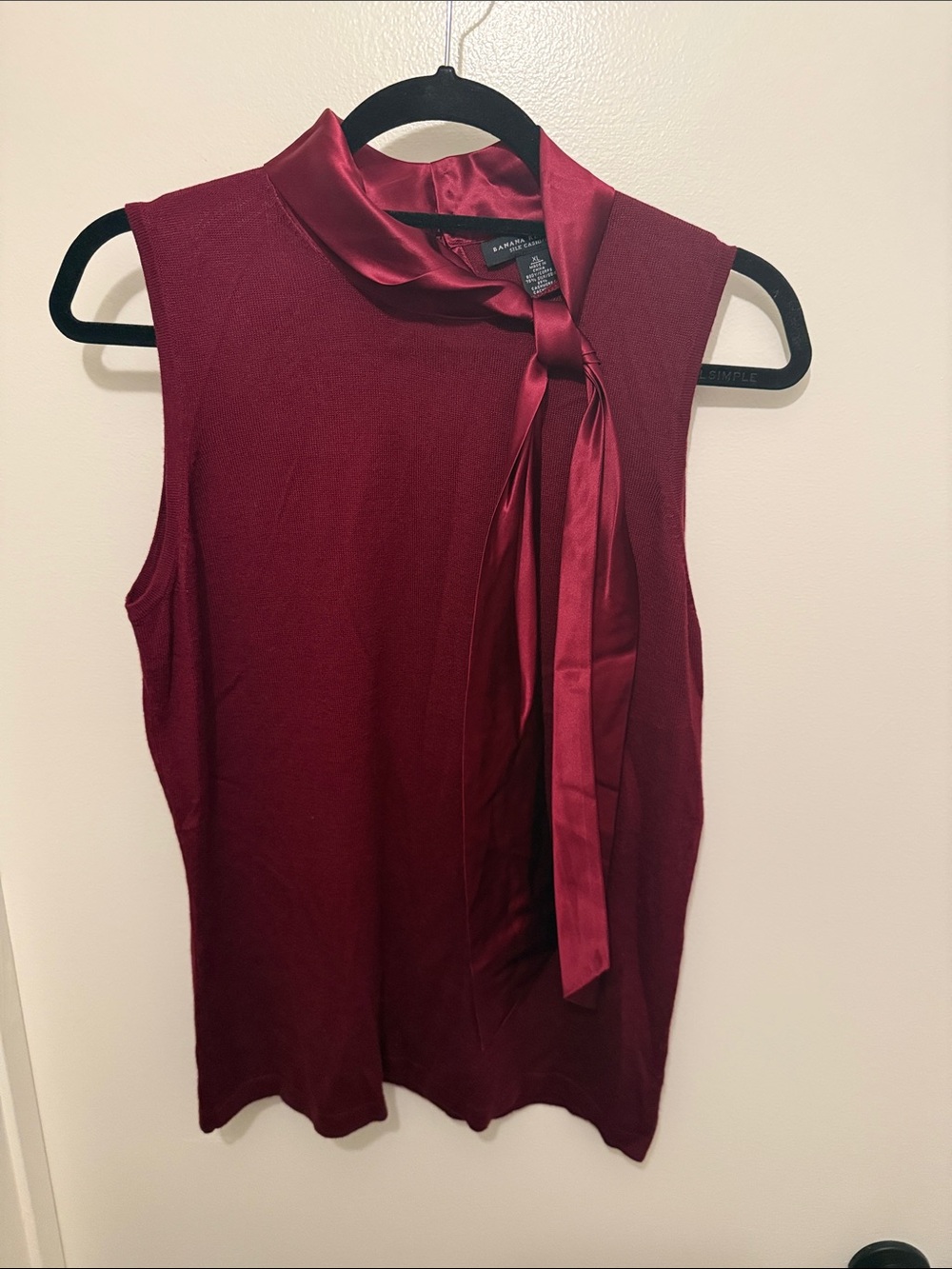 Banana Republic Satin Tie-Neck Sleeveless Silk Cashmere Camisole in Burgundy